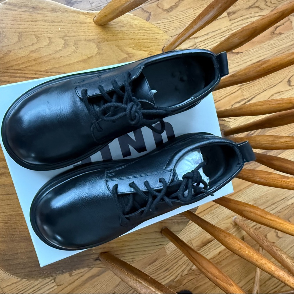 UNIF Fax Shoe - Picture 2 of 7